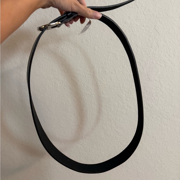 Wild Fable Women’s Black Belt with Silver Round Buckle - Picture 9 of 9